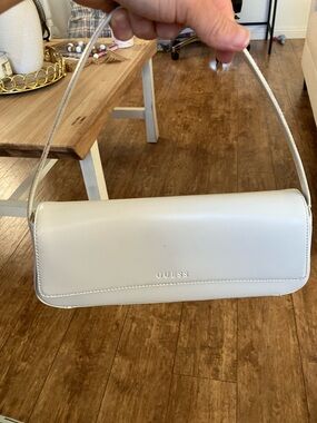 Y2k GUESS White Shoulder Bag with Narrow Strap